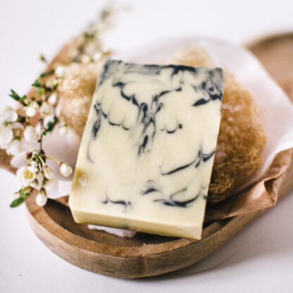 Les Bulles de Nan's - Savon naturel Smoky en forme de tranche